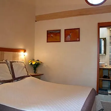 Le Petit Saint-julien 3* Saint-Julien-les-Villas