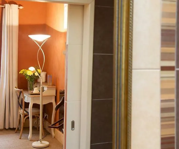 Le Petit Saint-julien Bed & Breakfast